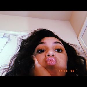 Meet your Posher, Gloria